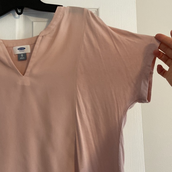 Old Navy Rose Flowy V-Neck Blouse - Picture 3 of 8